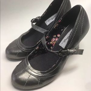 SOLANZ Size 7 Pumps